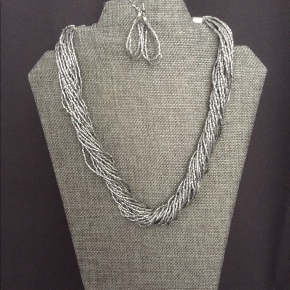 Seed bead necklaces - Picture 5 of 8